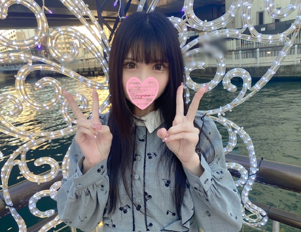 【晒脸#苗条苗条身材】黑色长发的清纯系女生。以不给任何人看的约定拍摄，皮肤白皙没有苗条的身体阴道内露。c-cd1