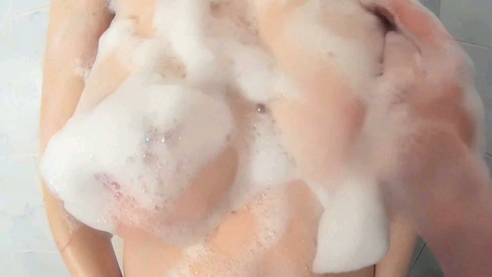 国产牛人操超乳H罩杯混血洋妞，小穴粉嫩，身材火辣爆表的。！