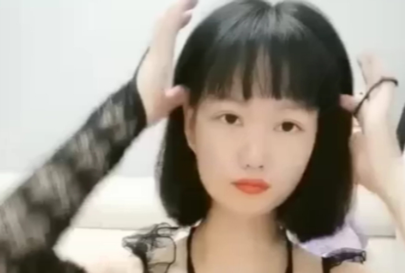 黑丝高跟颜值妹掰穴自摸的。！