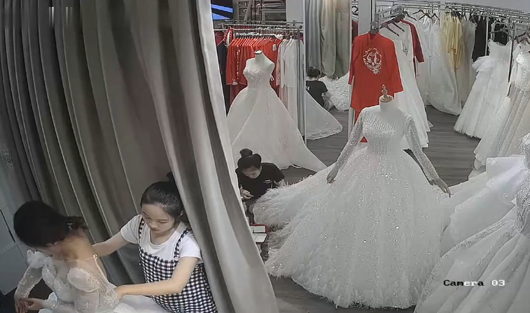 20205781414用户上传黑客破解婚纱店摄像头偷窥新娘子试婚纱